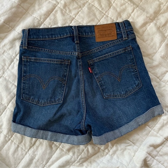 Levi’s Wedgie Short - Picture 3 of 4